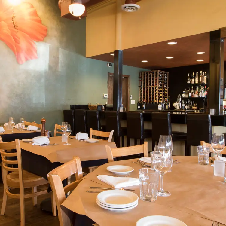 Dining Room - Carmine's On Penn, Denver, CO