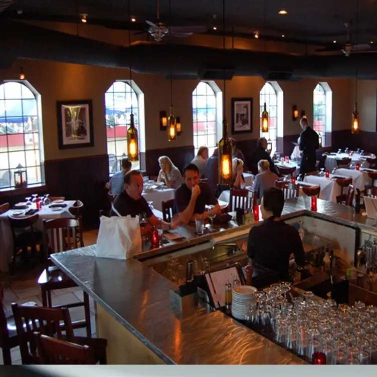 Primo Plates & Pours, Long Lake, MN