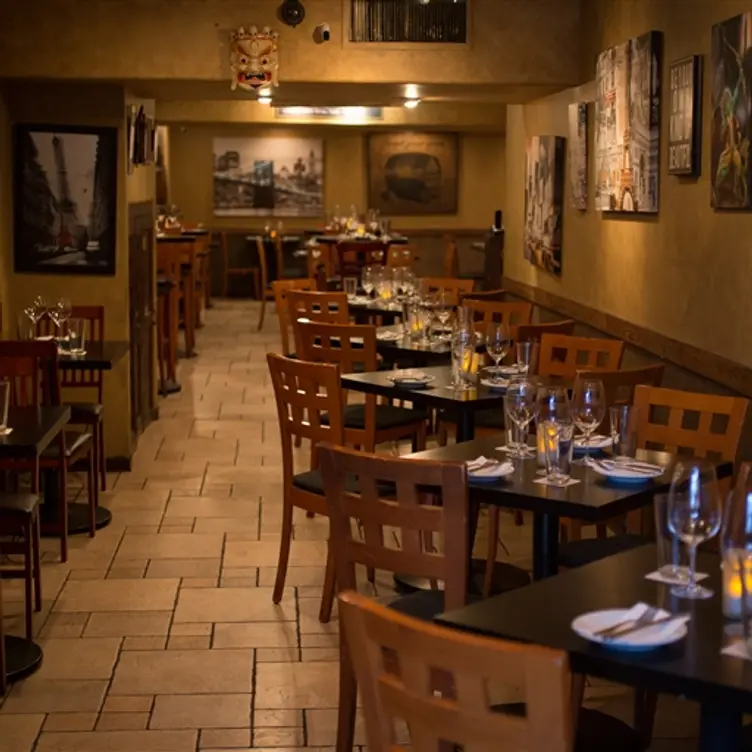 Formaggio Wine Bar - Honolulu, Honolulu, HI
