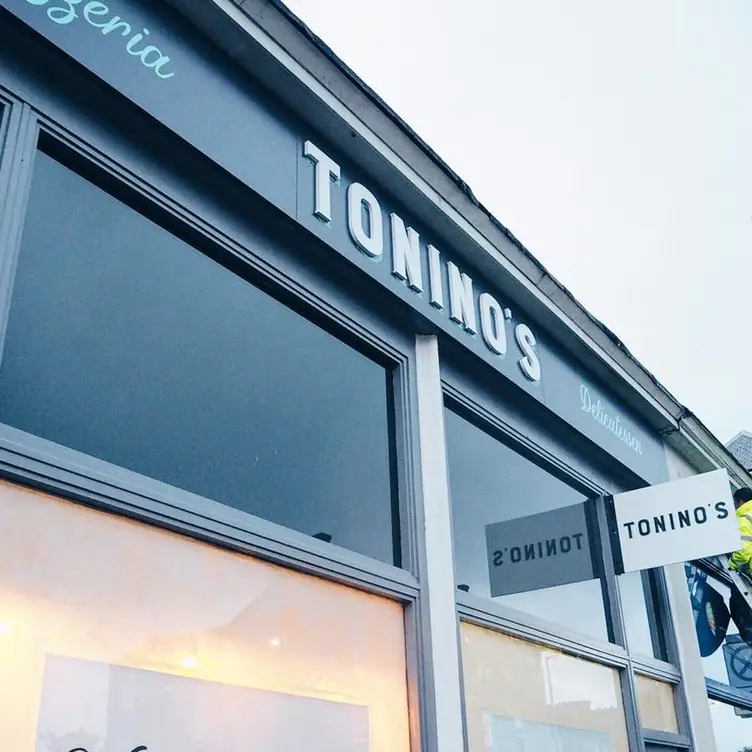 Toninos Pizzeria, Greenock, Renfrewshire