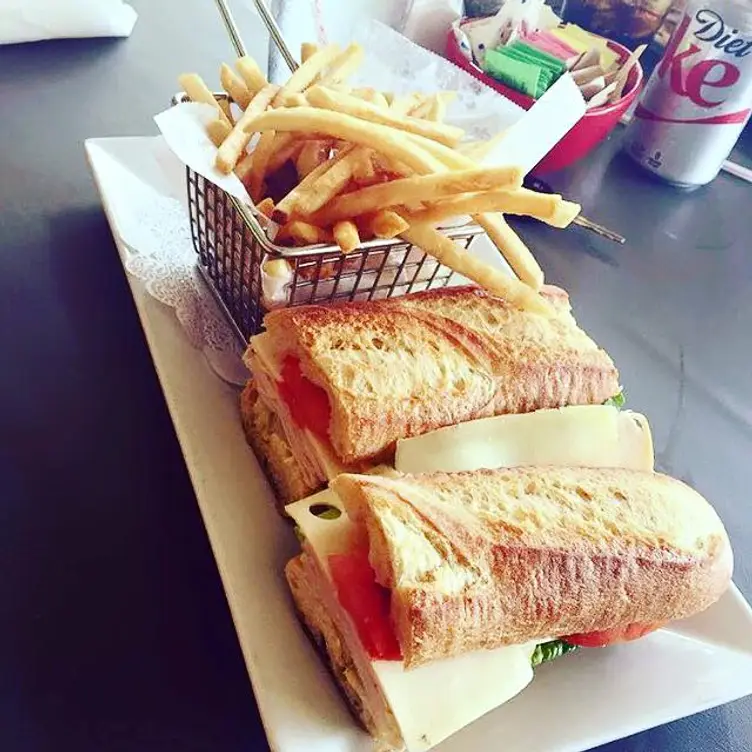 Rendez-Vous Bakery & Bistro, Aventura, FL