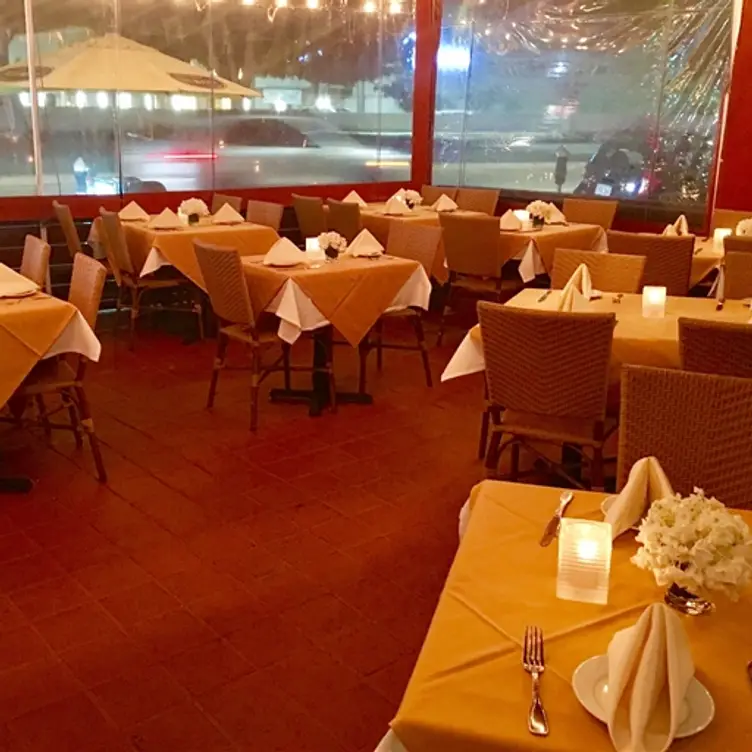 Il Piccolo Ritrovo - Pacific Palisades - Permanently Closed, Pacific Palisades, CA