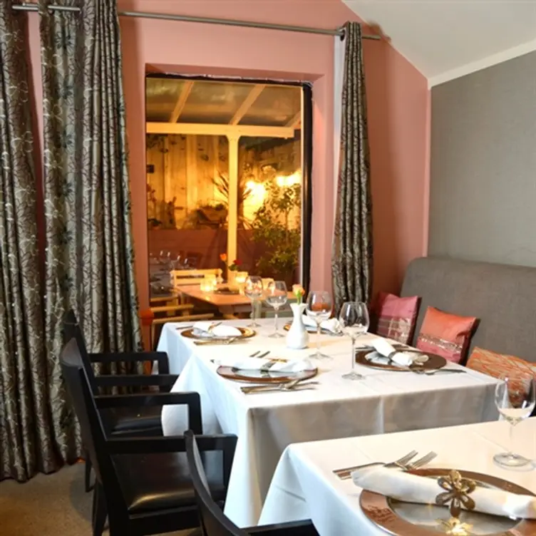 The Painted Heron, London, 