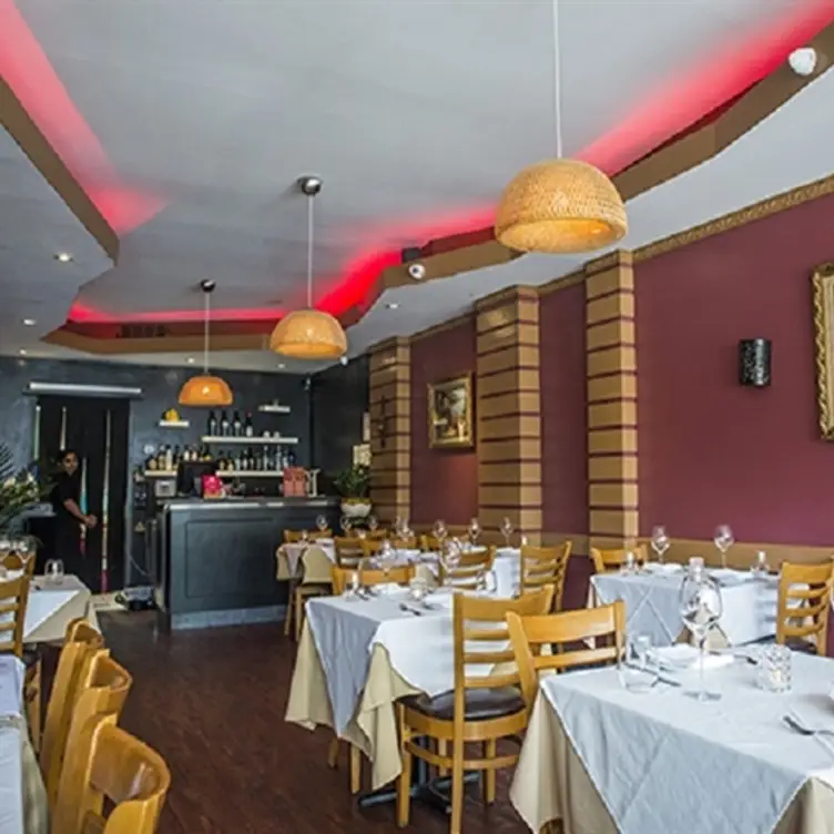 Empire Grill Indian Cuisine & Wine Bar, Toronto, ON