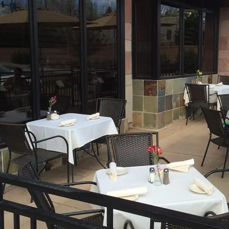 Outdoor Dining - The Bistro at Aspen Grove, Littleton, CO