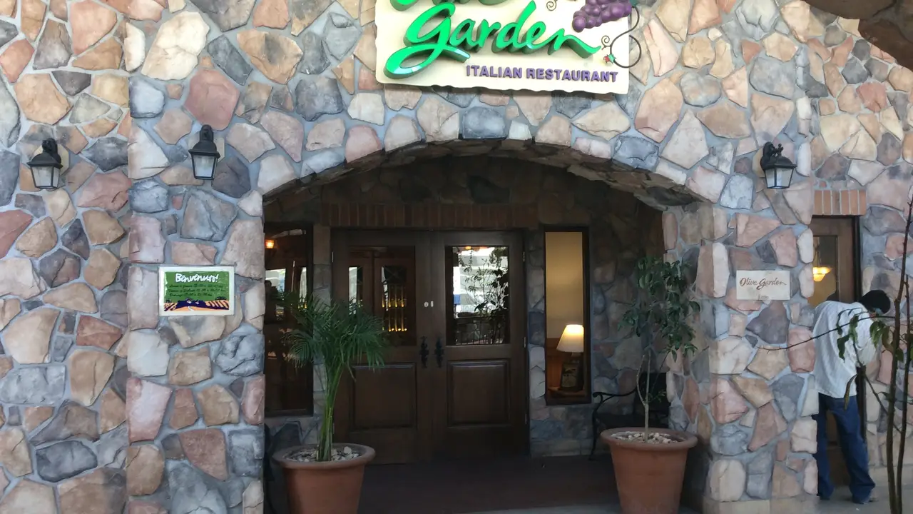 Entrada - Olive Garden - Leon, León, GUA