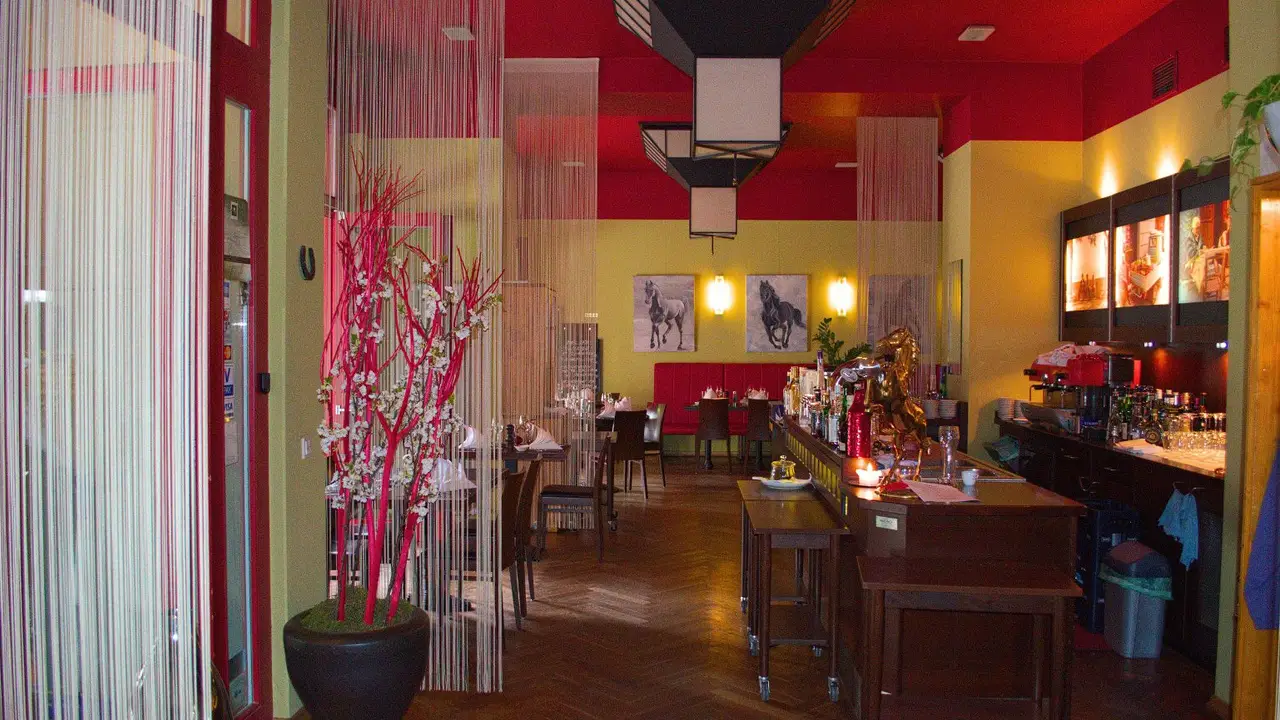 Cavallino Rosso Restaurant, berlin, BE