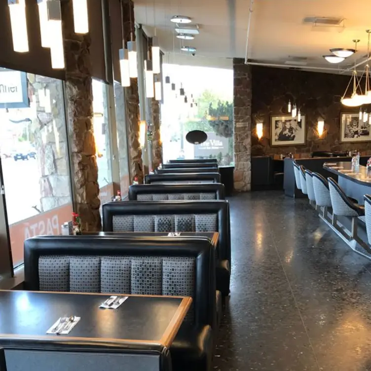 Qube Bar and Grill, San Mateo, CA