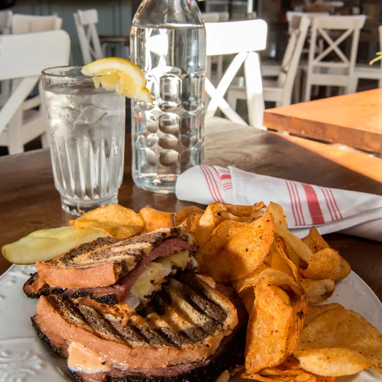 Provisions Bistro & Market, Wharton, TX