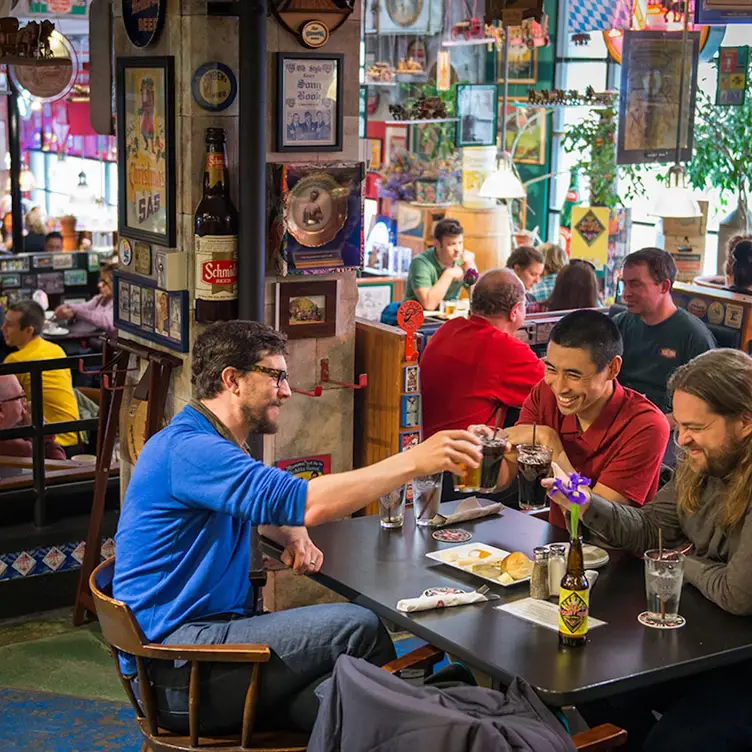 Pike Guests - The Pike Pub, Seattle, WA