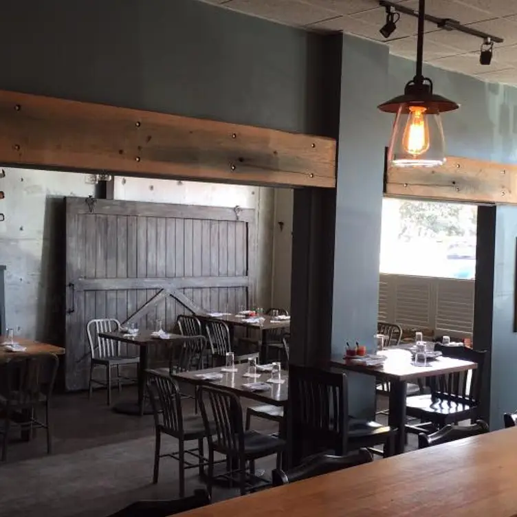 Dining Area - Tide & Vine，ONNiagara Falls