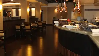Una foto del restaurante Lone Wolf Restaurant and Lounge