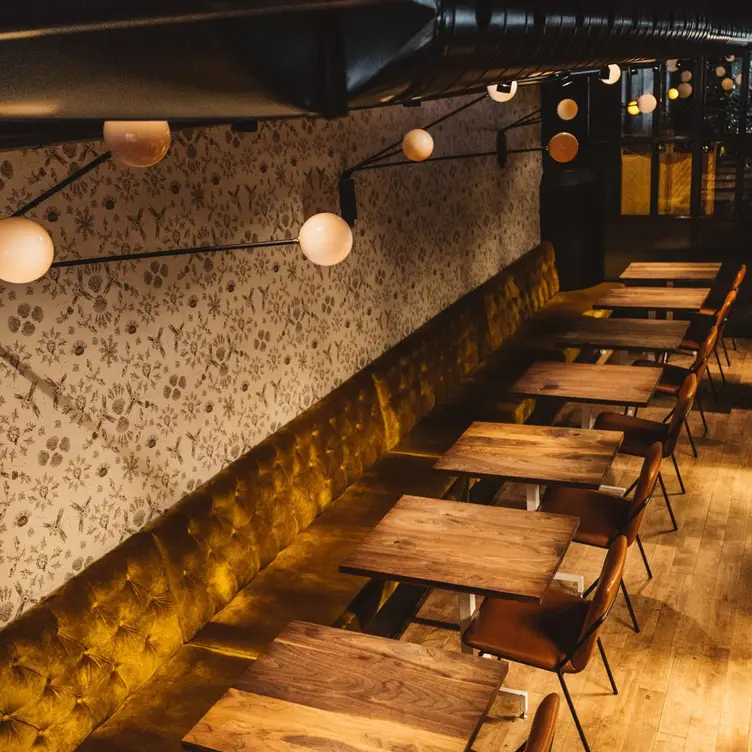 Banquette - Booth - Kampai Garden, Montréal, QC