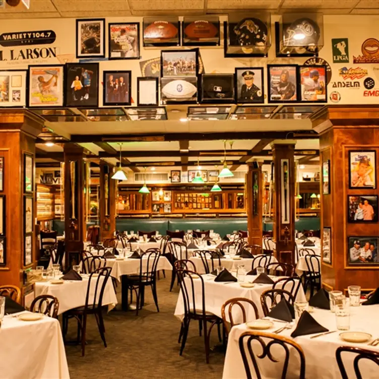 Don & Charlie's - Permanently Closed, Scottsdale, AZ