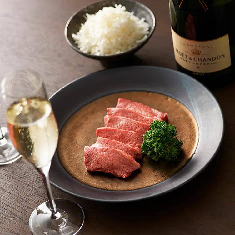 Tan&champagne - Toraji Ikspiari, Urayasu-shi, Chiba