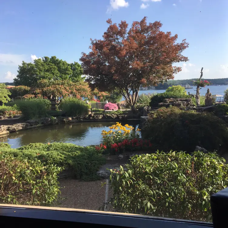 HK's Restaurant & Bar - The Lodge of Four Seasons, Lake Ozark, MO