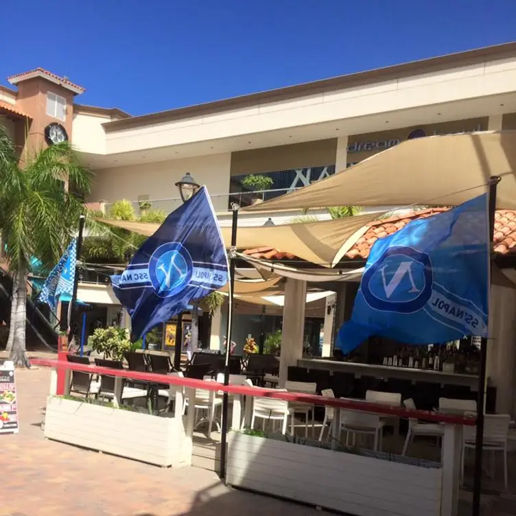 Outdoor Seating - Kono Pizza, Noord, Aruba