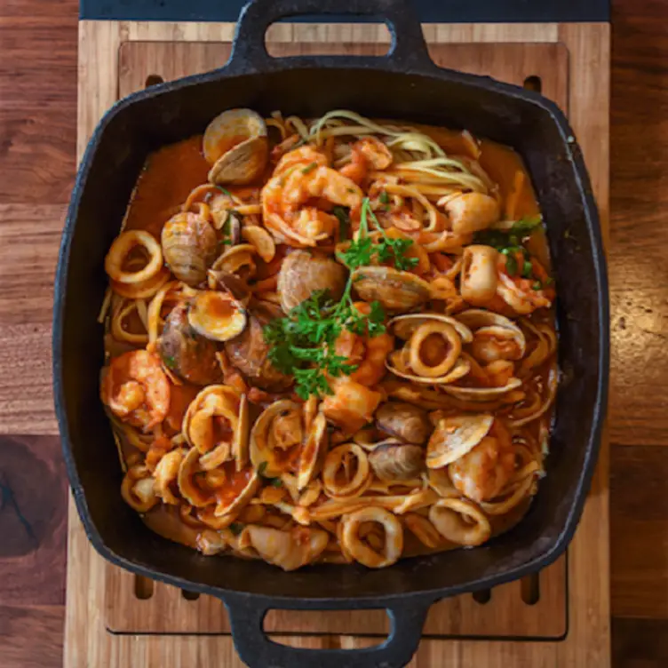 Rotelli Pizza & Pasta- Dolphin Mall, Miami, FL