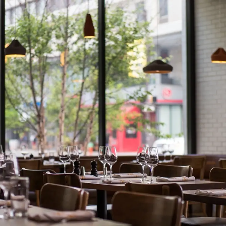 CO-OP Restaurant & Lounge, Philadelphia, PA
