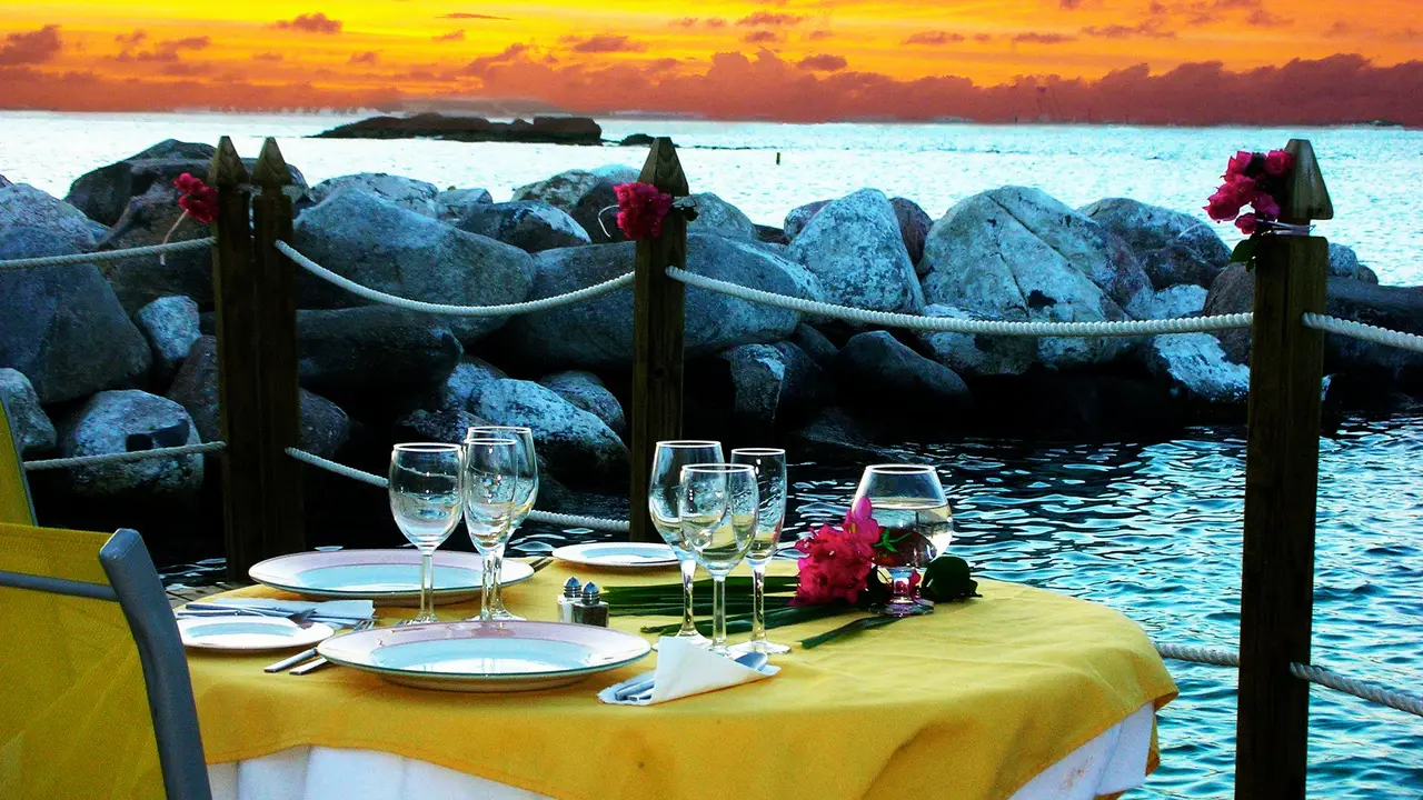 Sea-side Dining - Pelican Beach Grill - Permanently Closed, Simpson Bay, Sint Maarten
