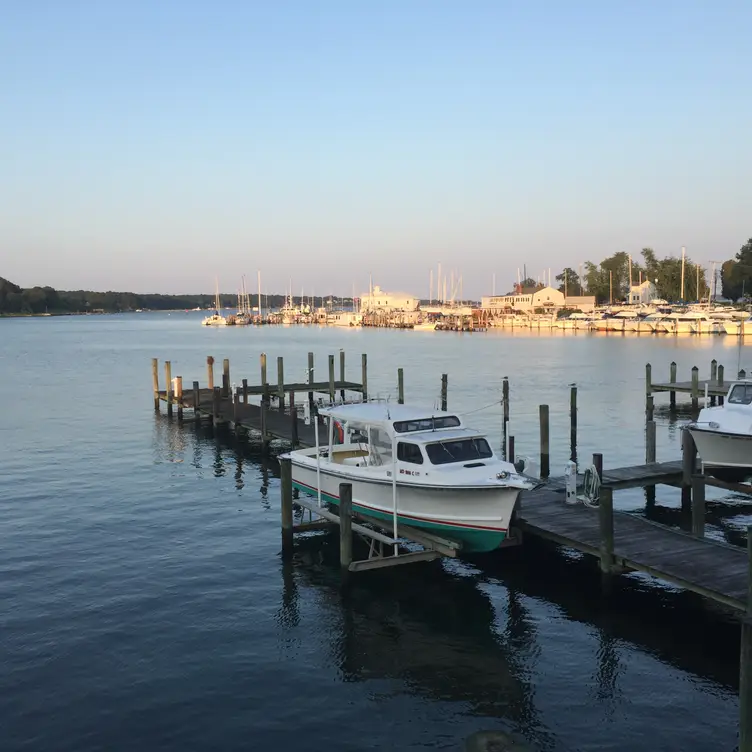 The Lighthouse Restaurant and Dockbar, Solomons, MD