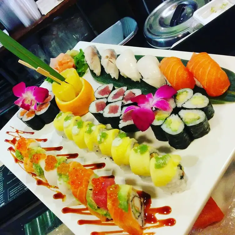 Bua Hana, Forest Park, IL