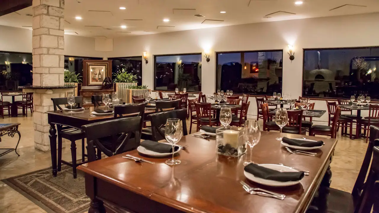 LCR Bistro, Sunrise Beach, TX