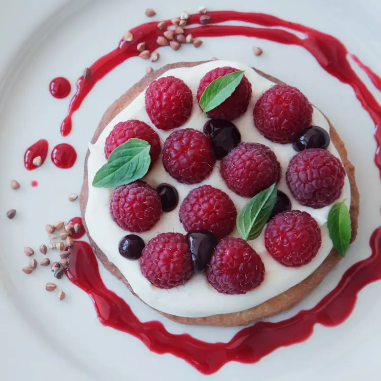 Tarte aux Framboises - Rose Ross, Montréal, QC