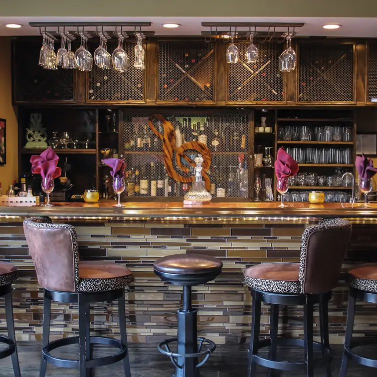 Bar - Symphony Hotel Restaurant, Cincinnati, OH