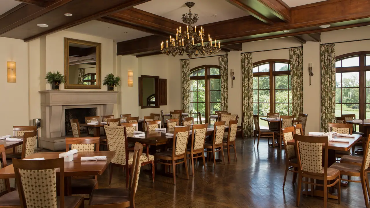 The Dining Room at Moore's Mill Club AL Auburn