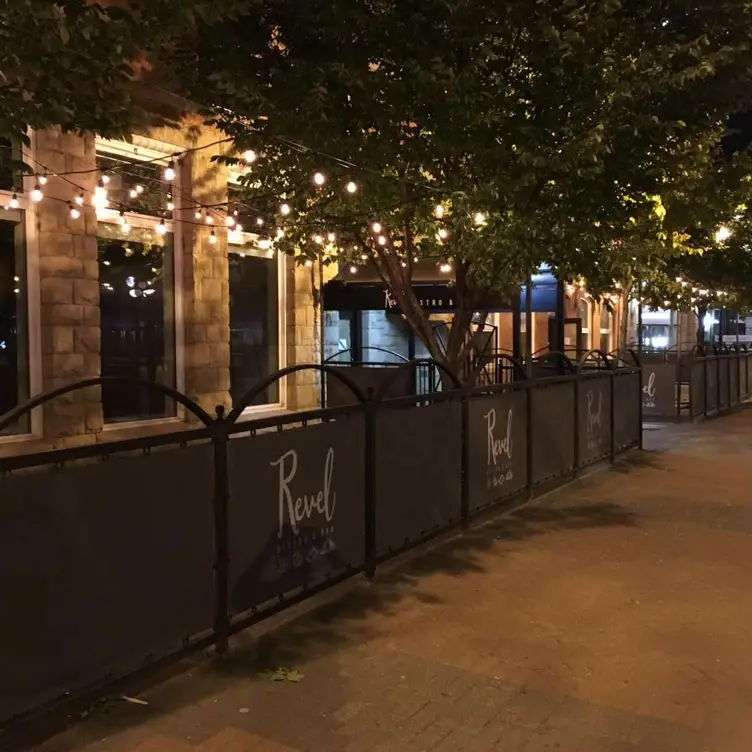 Revel Bistro & Bar - Edmonton, Edmonton, AB