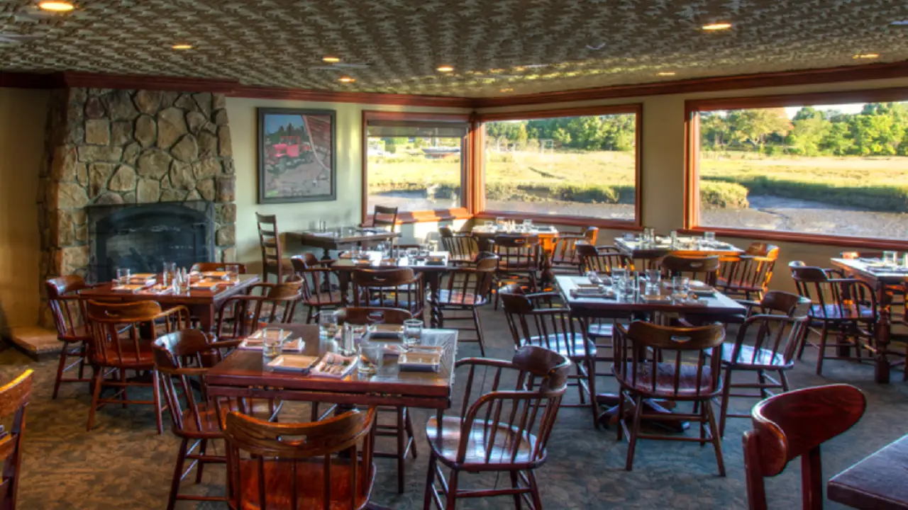 Shea's Riverside Restaurant & Bar, Essex, MA