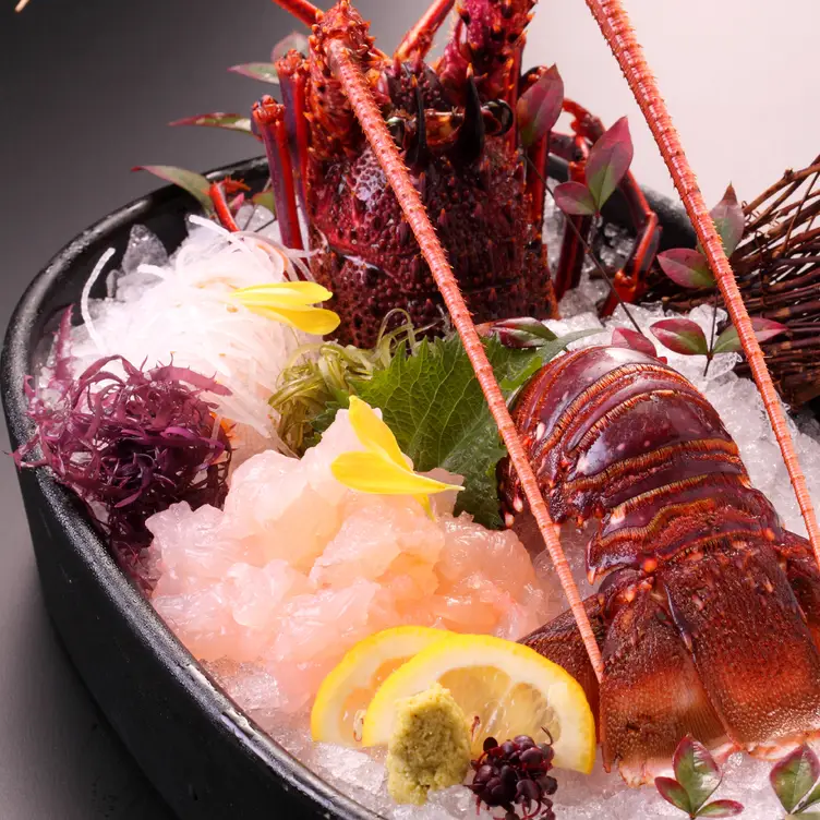 ざうお目黒店_活伊勢海老 - Zauo Meguro, Shinagawa-ku, Tokyo