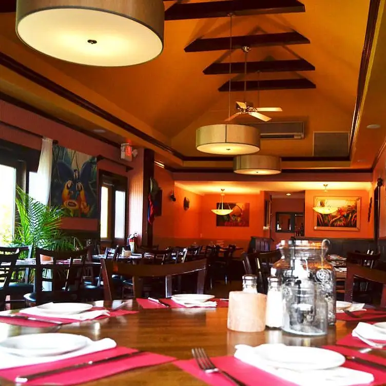 Guava Tropical Restaurant, Hampton Bays, NY