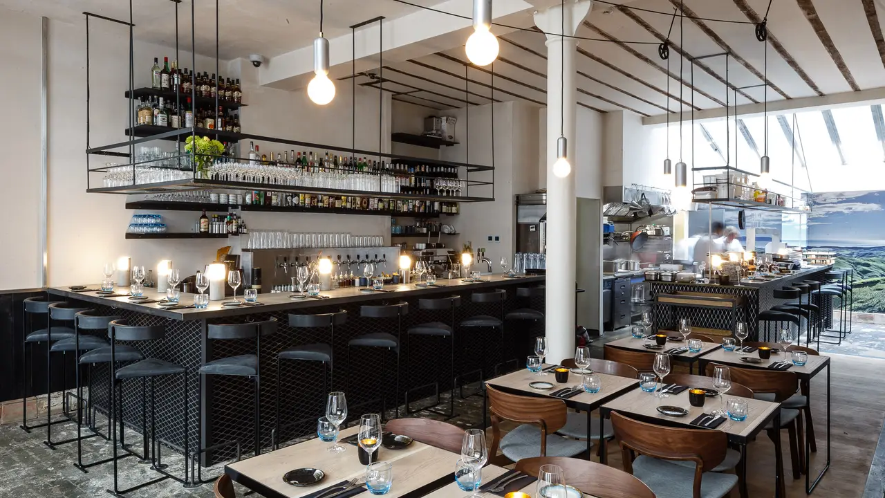 Magpie, London, 