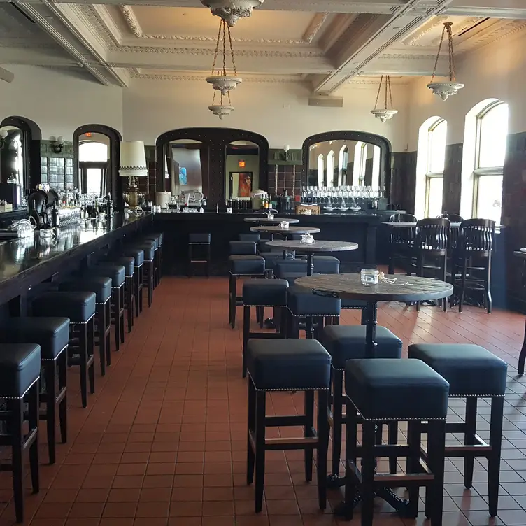 Revel Bistro & Bar - Edmonton, Edmonton, AB