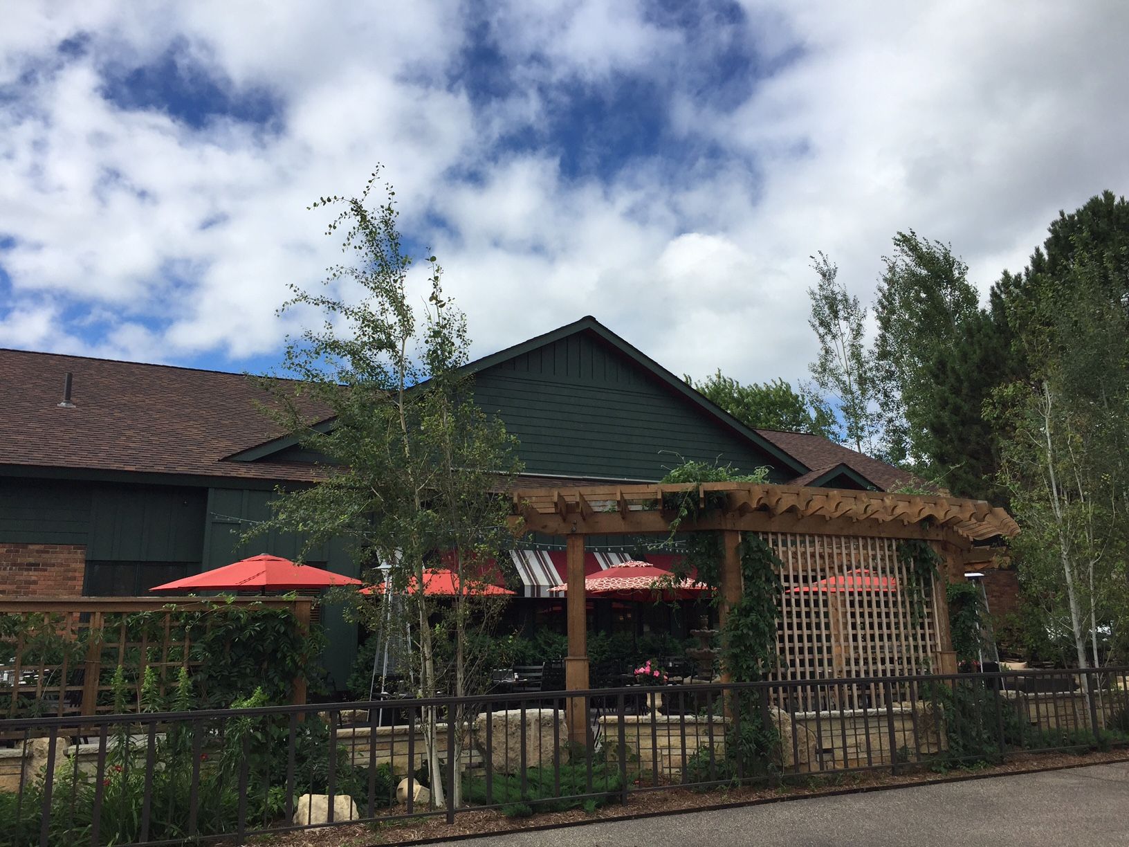Ike's Food & Cocktails - Minnetonka | United States | Venue Report