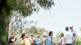 Una foto del restaurante St Leonards Vineyard