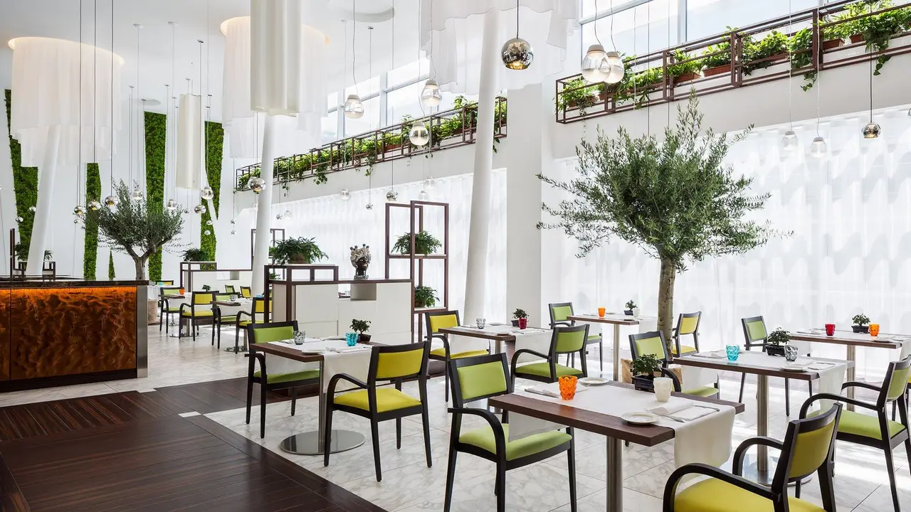 Sheraton-milan-malpensa-il-canneto-restaurant-interior - Il Canneto, Milan, Lombardy