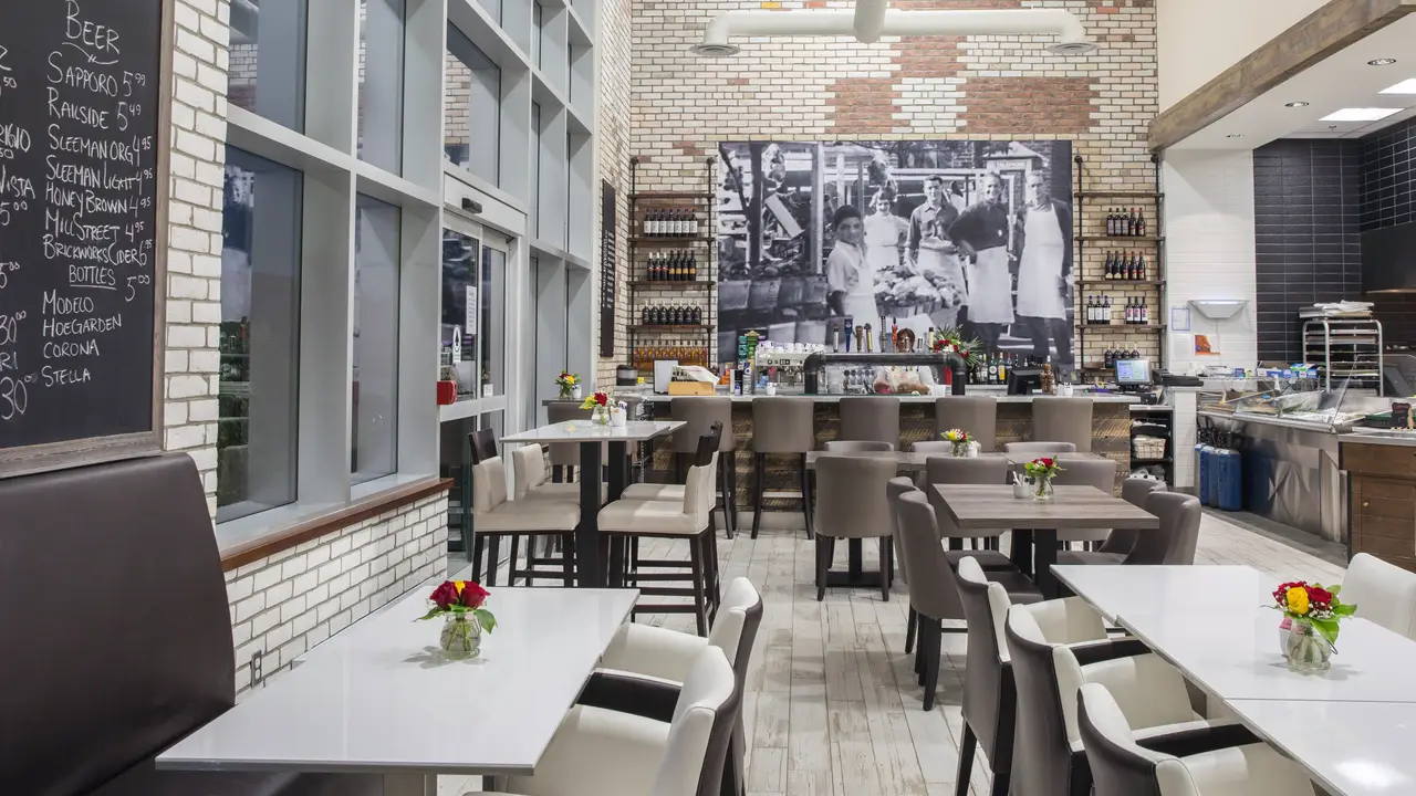 Restaurant - Nonna Francesca at Coppa's Fresh Market, King City, ON