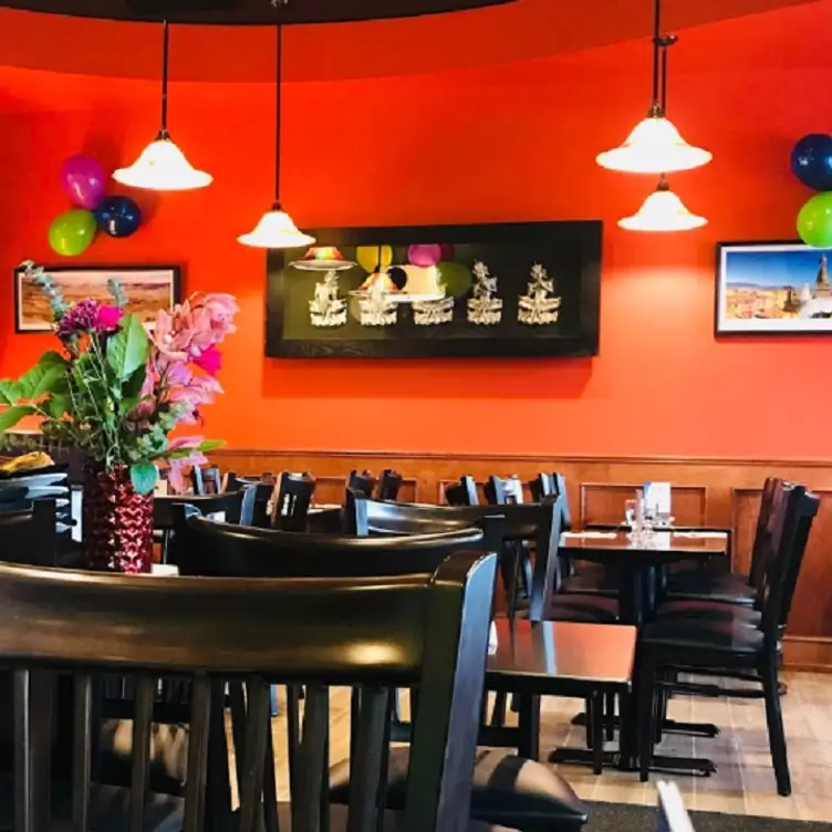 Green Chilli Grill - Mahogany Plaza, Calgary, AB