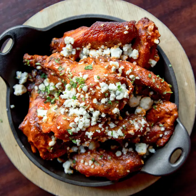 Wings - 25 Degrees, Chicago, IL