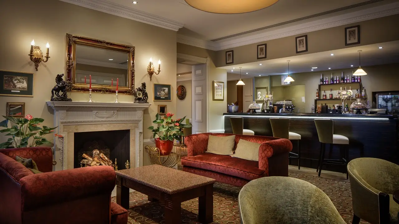 Woburn Bar, London, 