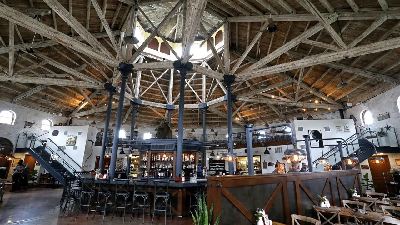 City Table at Farmer's Market - Permanently Closed, Petersburg, VA