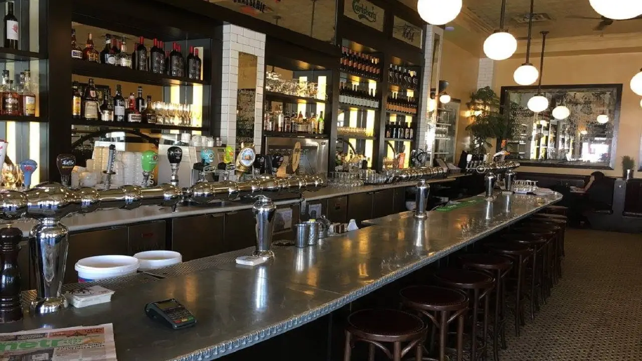 The Savoy Brasserie, Ottawa, ON