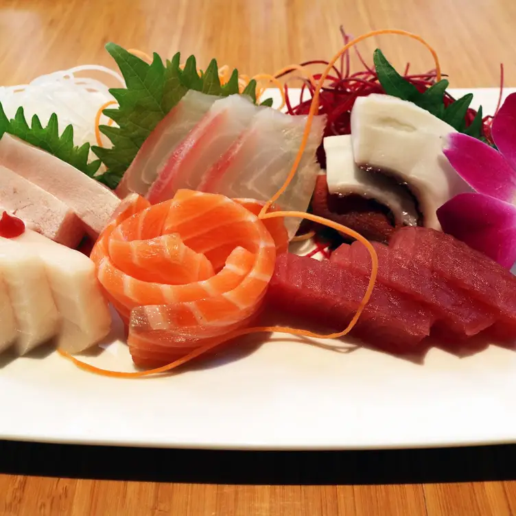 Oysy Sushi - Permanently Closed, Chicago, IL