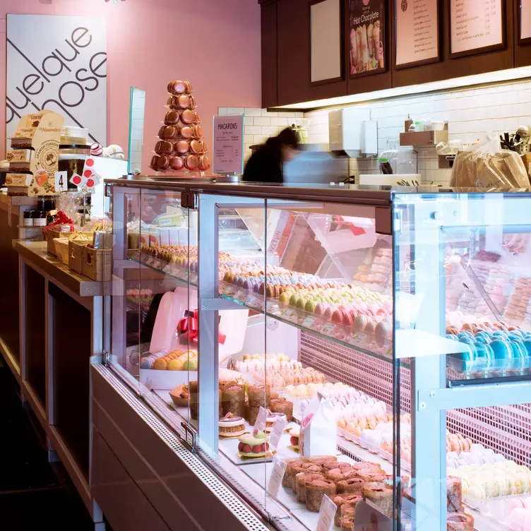 Macaron display - Quelque Chose - Westboro, Ottawa, ON