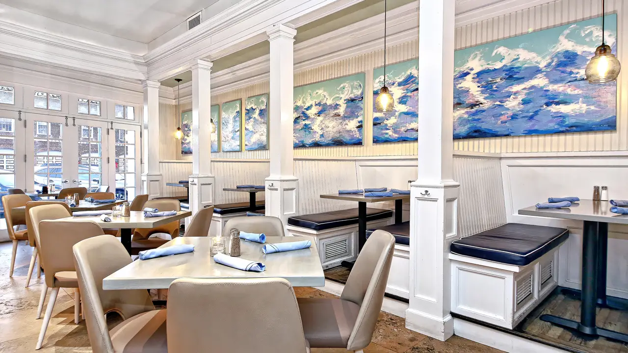 Dinning Room - Beach House Cafe, Old Greenwich, CT