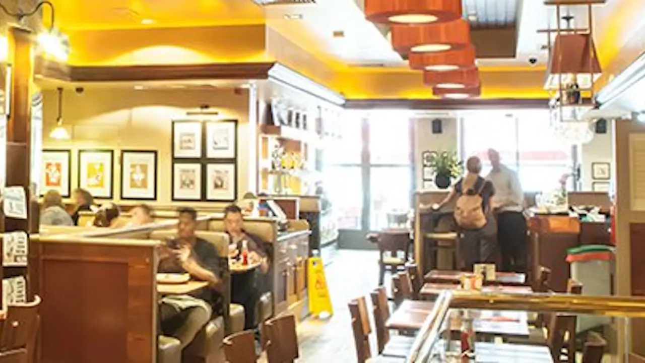 Garfunkels - Tottenham Court Road，London
