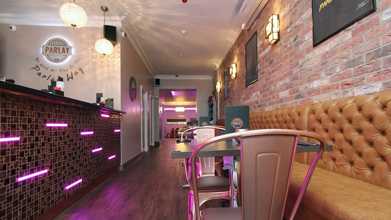 Parlay E18 Bar & Grill, London, 